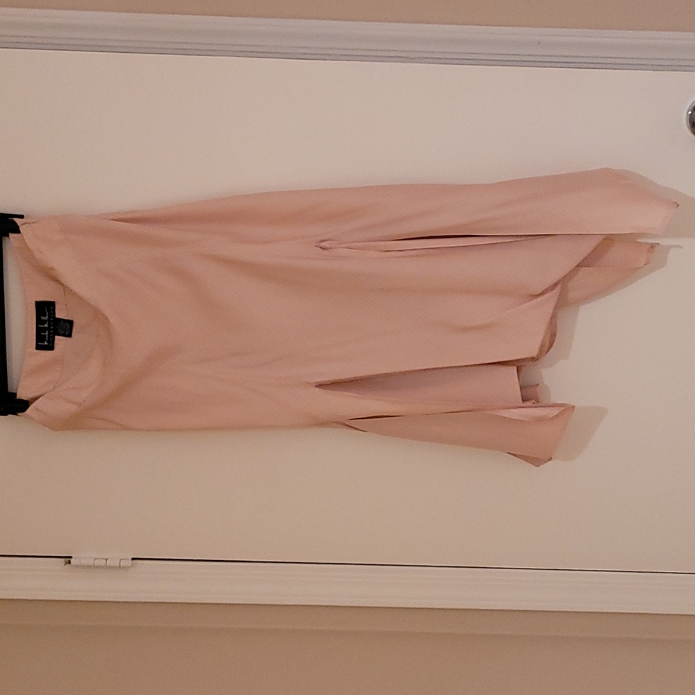 Elegant skirt by Nicole Miller size 4 Pink silk